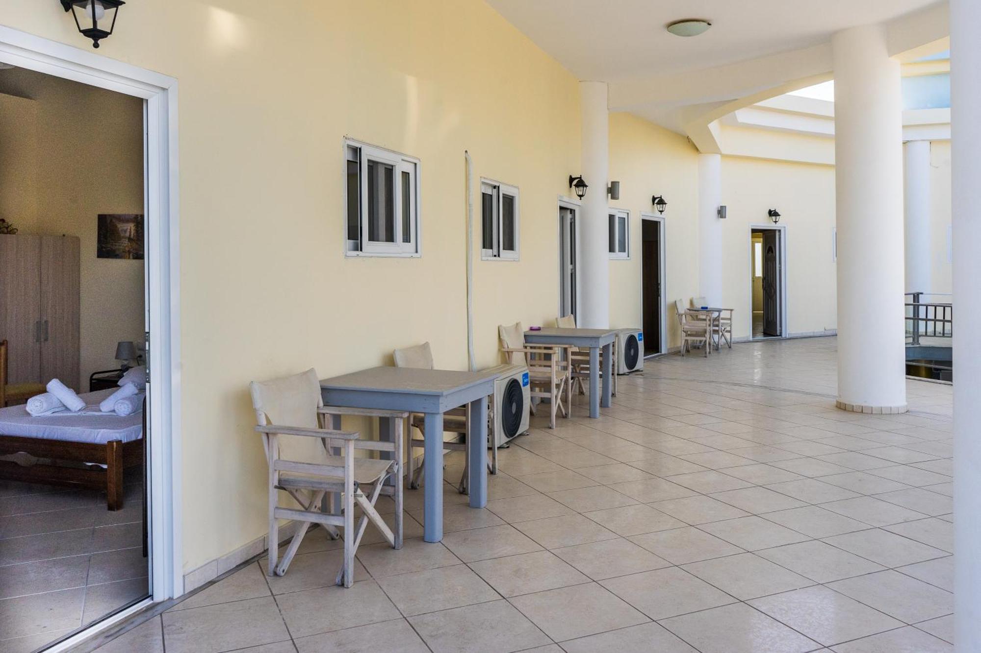 Laganas Strip Mall Apartments エクステリア 写真