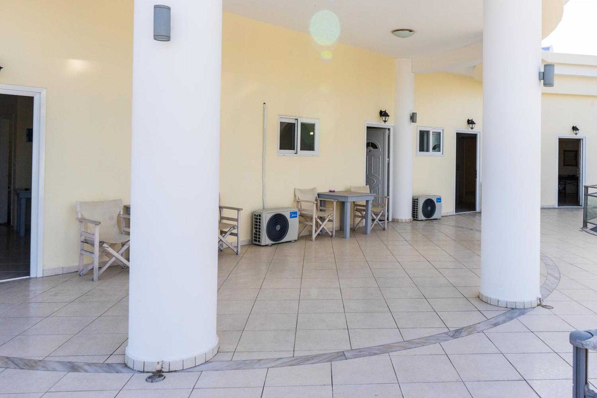Laganas Strip Mall Apartments エクステリア 写真